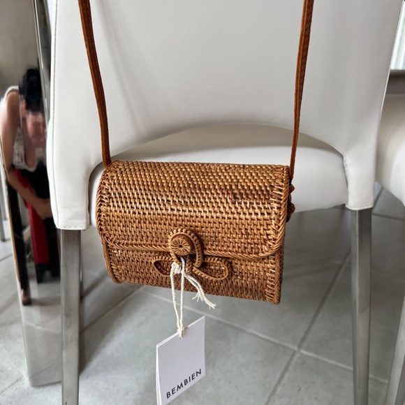 BEMBIEN Woven Rattan Lily Crossbody Bag - Picture 2 of 10